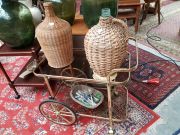  11       trolley GOUD KLEUR      met  2 glas  platen   en wieltjes